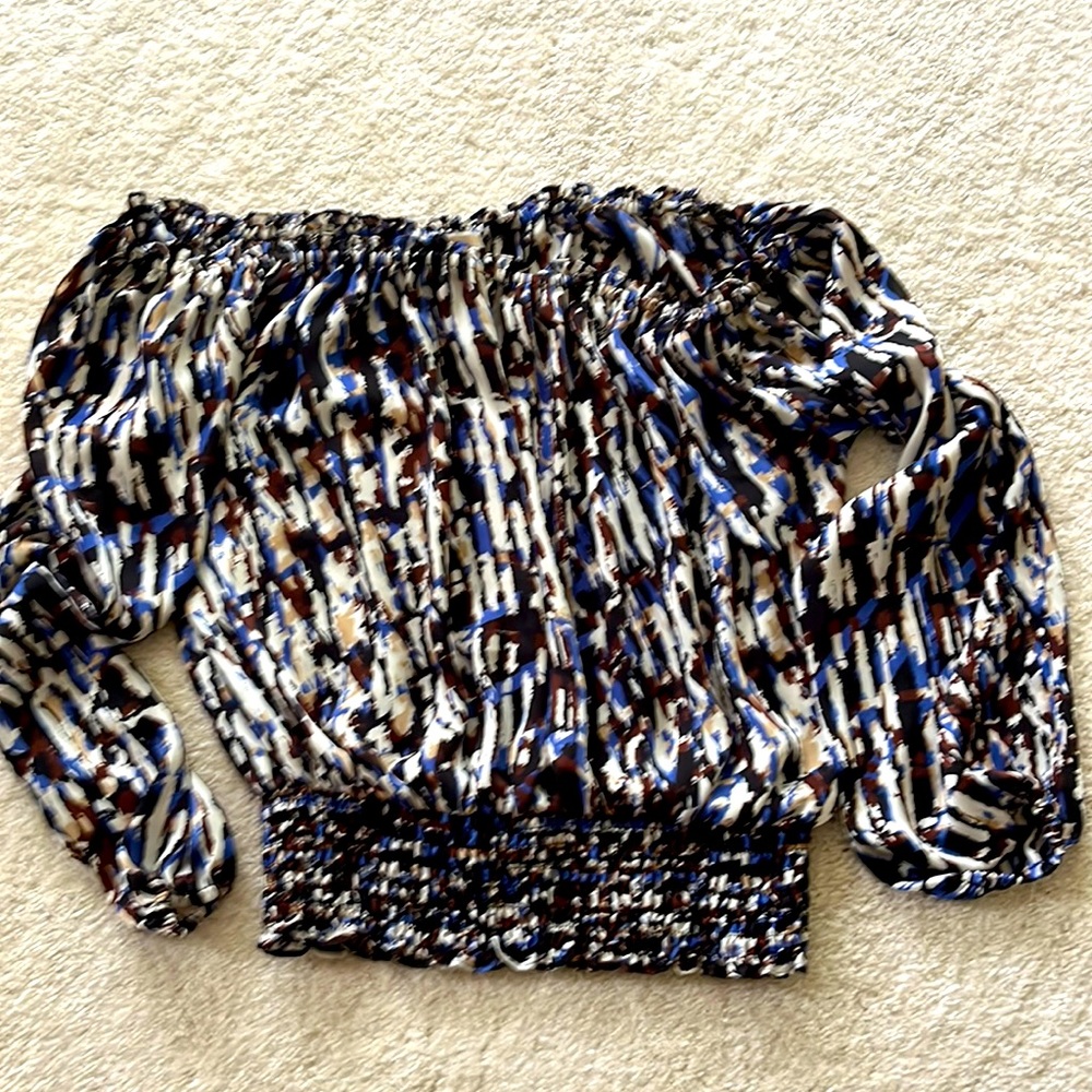 Michael Kors flowy blouse. Can be worn off or on shoulders. Very flattering.